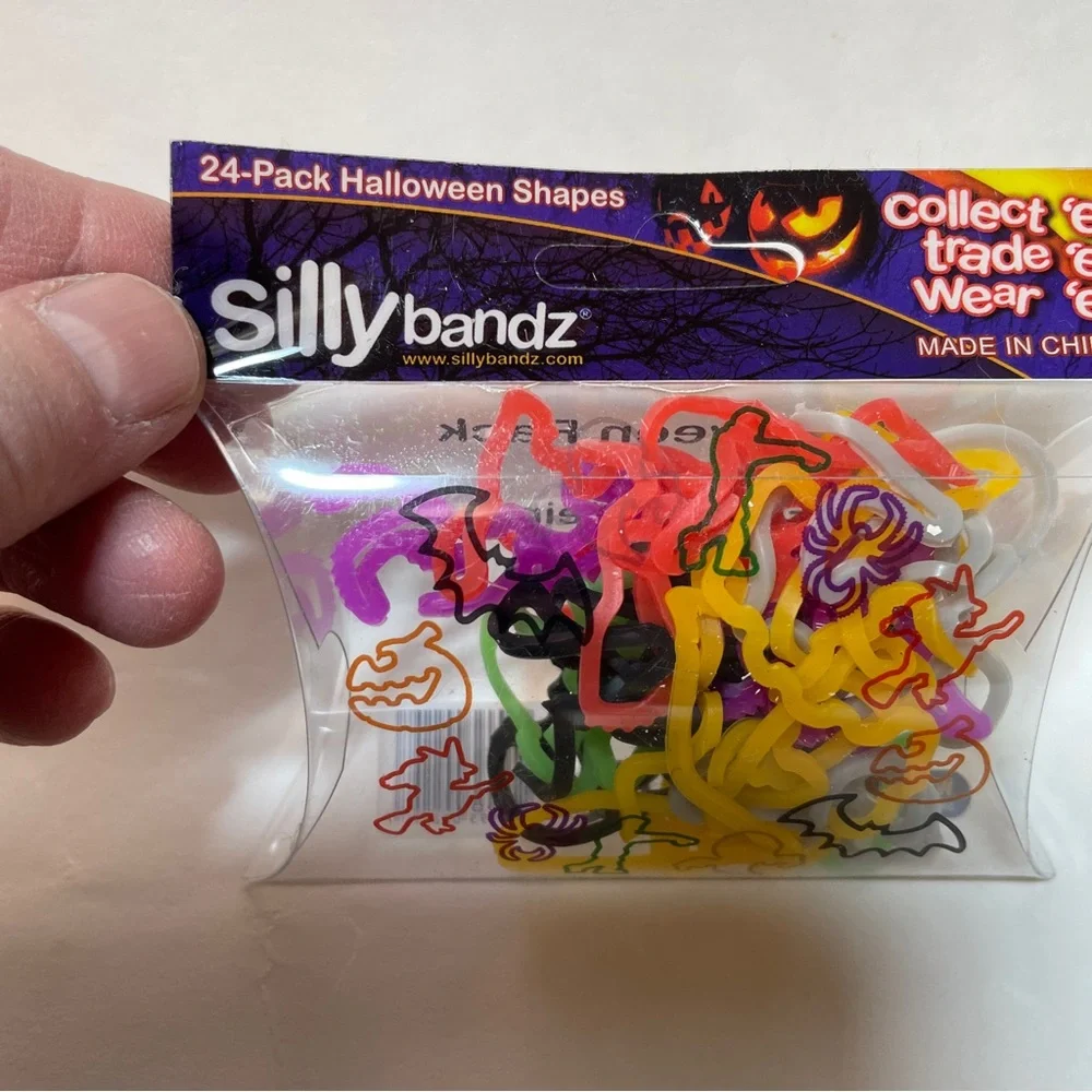 Silly Bandz Elastic Silicone Bracelets Halloween shapes Bands, 4 packs of 24